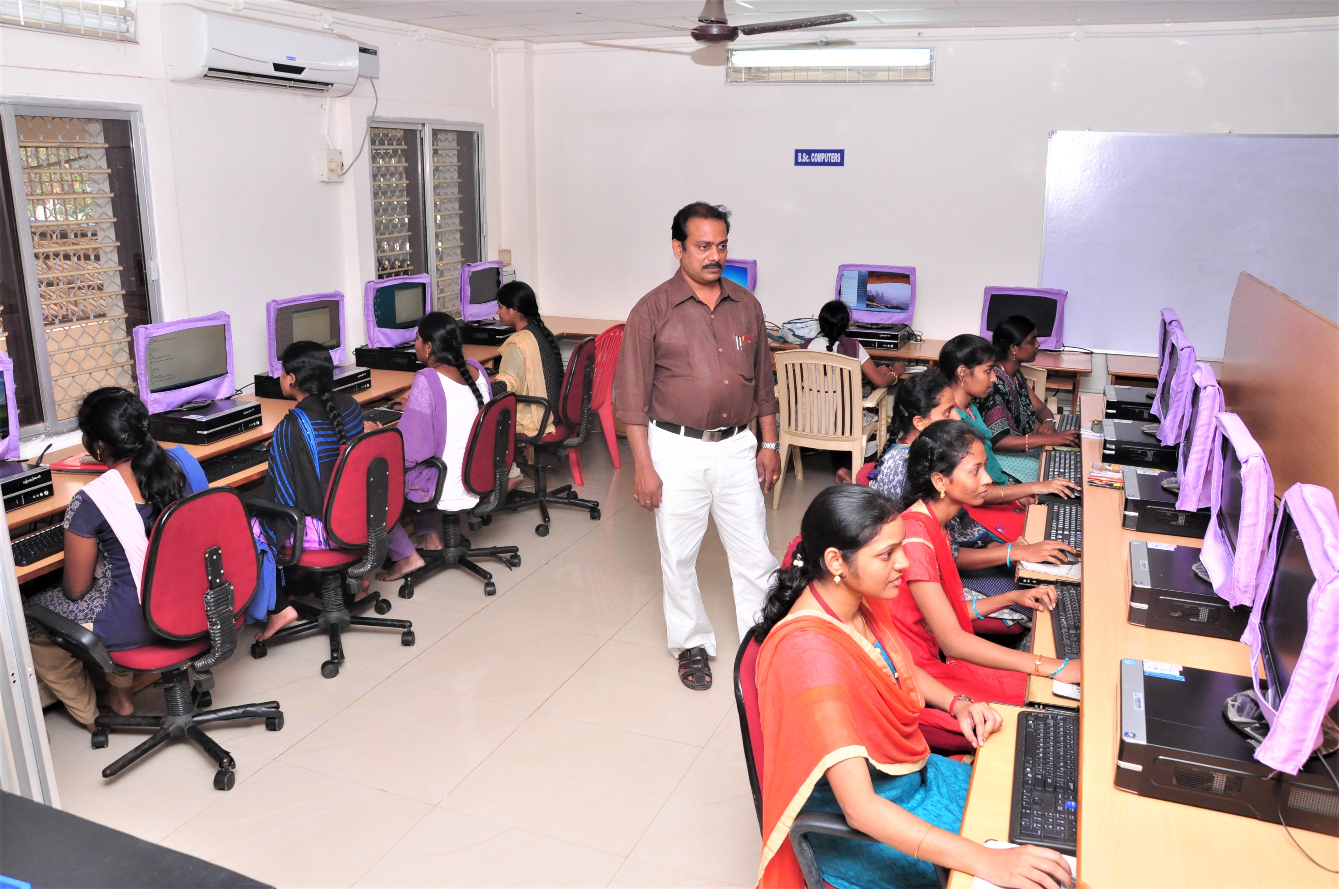 Dr. Sarvepalli Radhakrishnan Govt. College | Laboratories